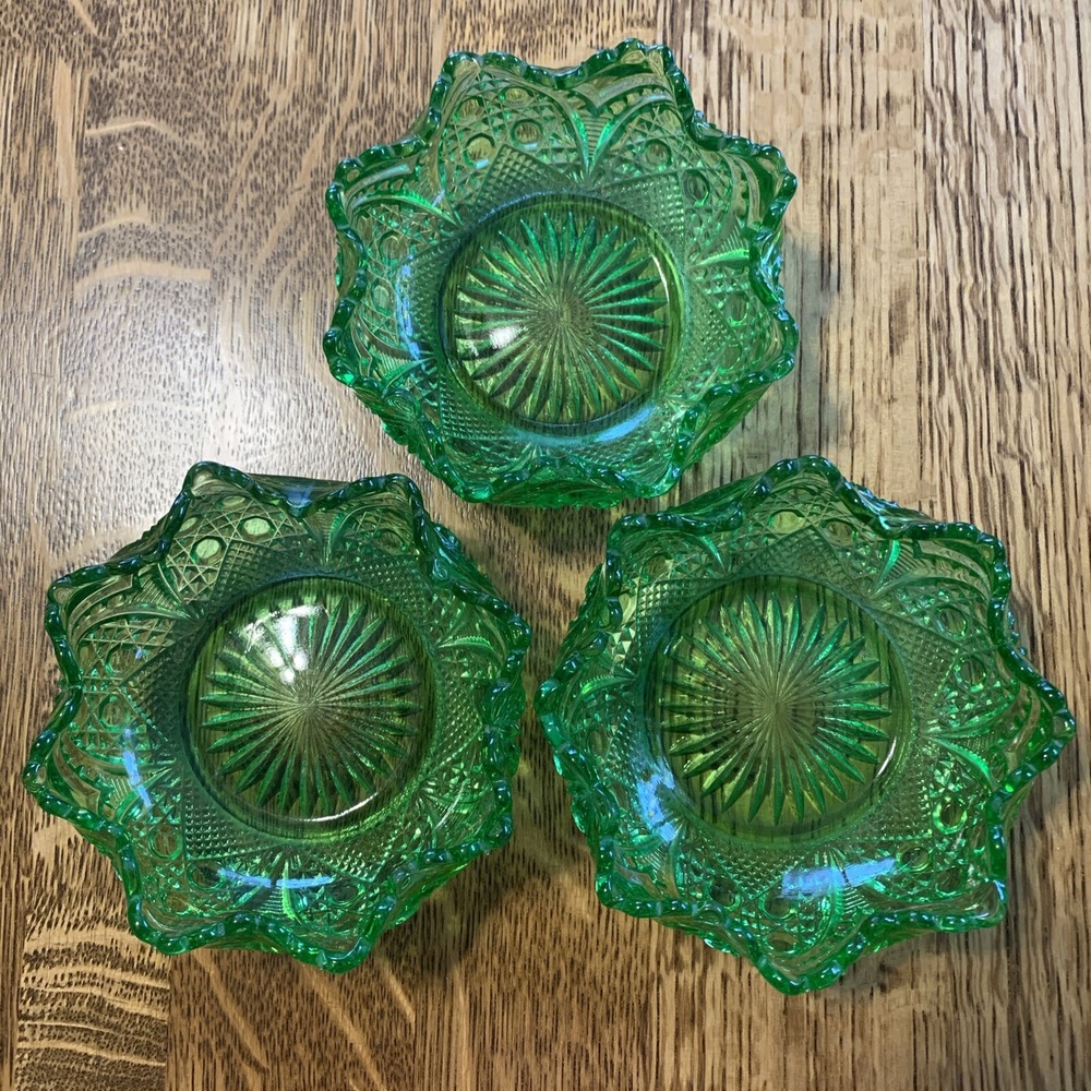 Tarentum Green Serving Fruit Bowls (3) Cane Pattern Saw‎ Tooth Trim